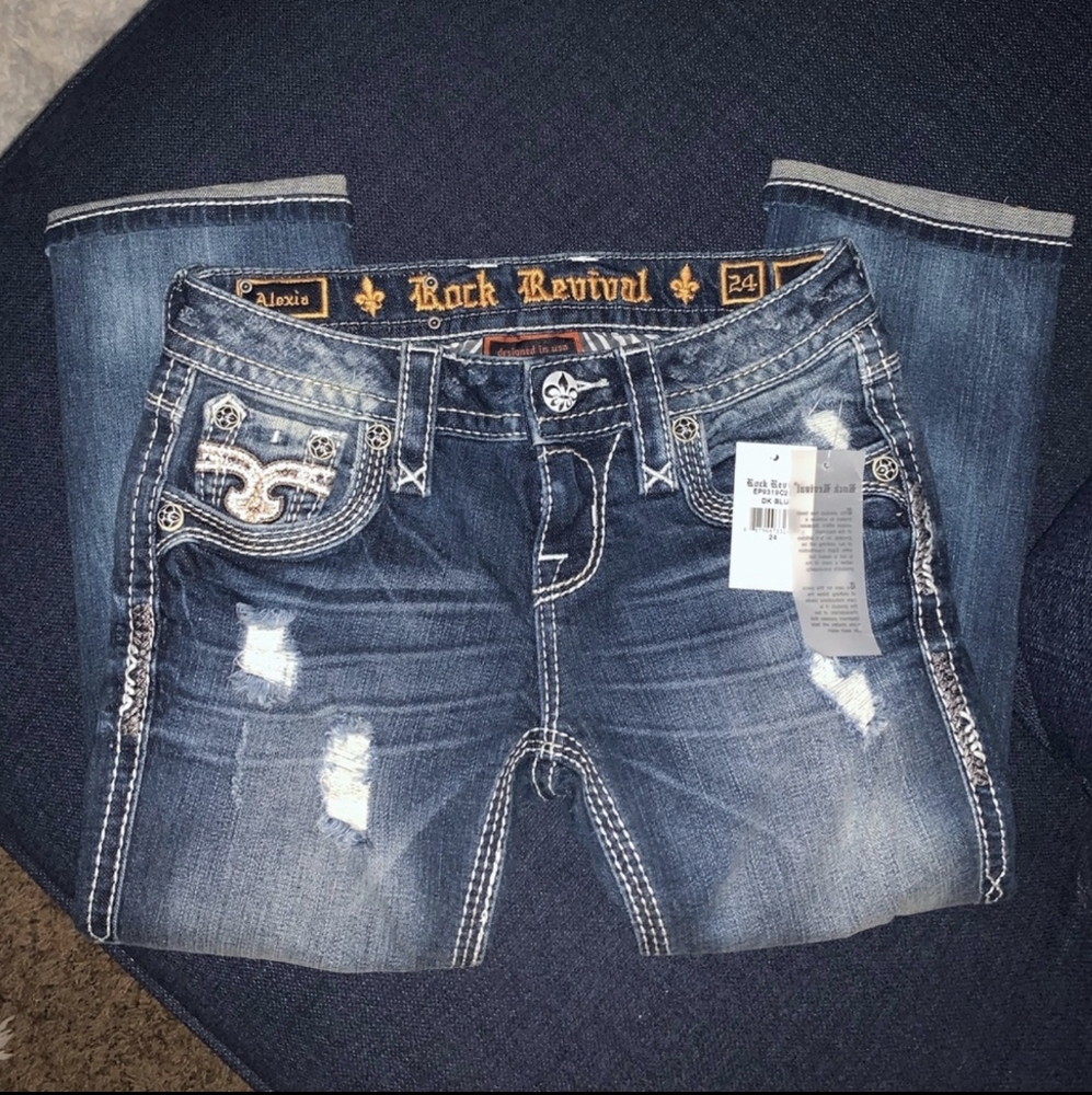 NWT Rock Revival Alexia Crop Size 24